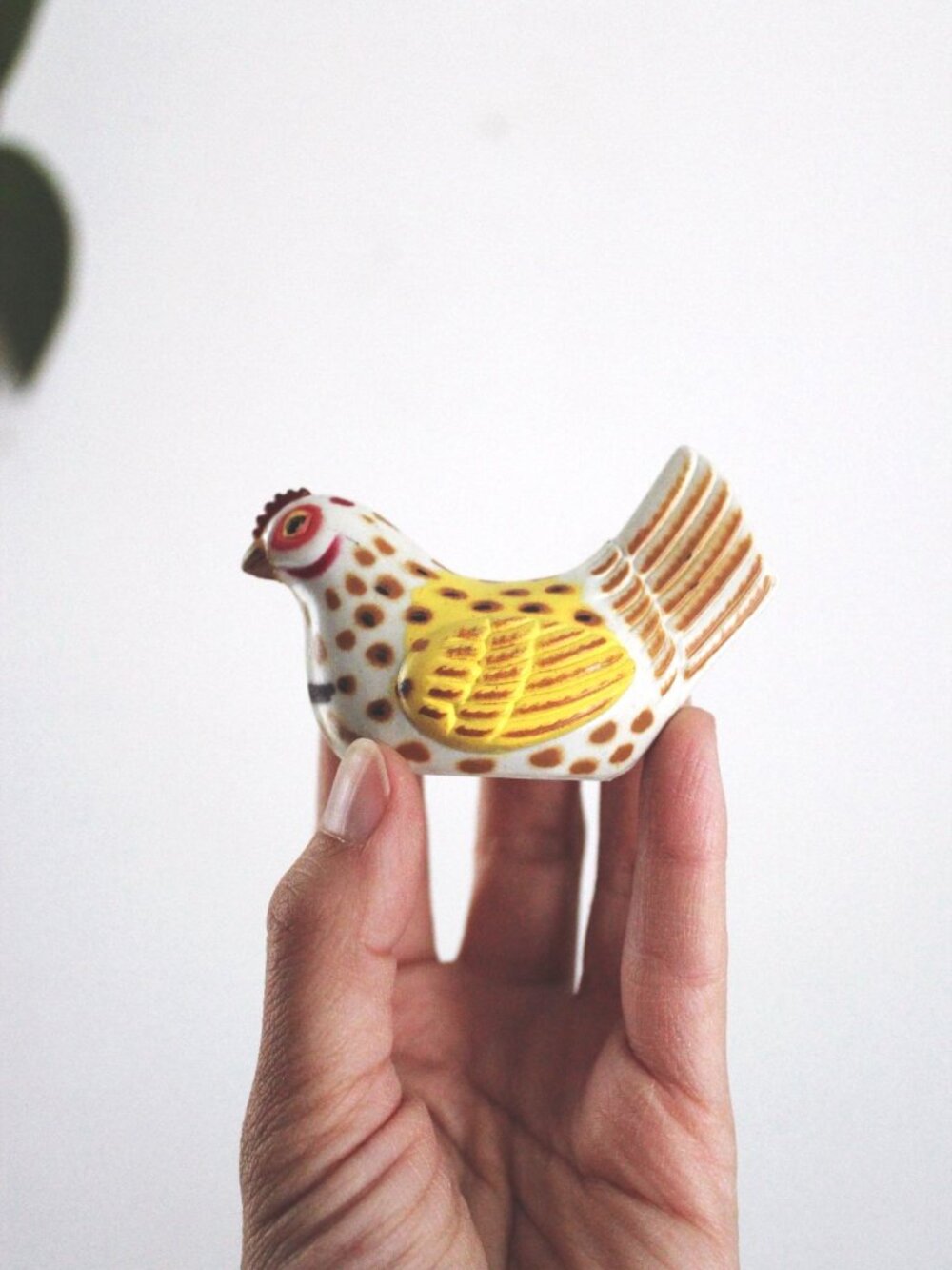 Vintage Chicken Pencil Sharpener Ceramic Animal Figurine Novelty Desk Accessory